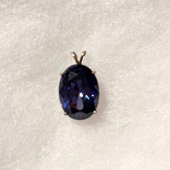 Deep Purple/Blue Oval Stone Pendant in Silver Setting - Picture 4 of 10